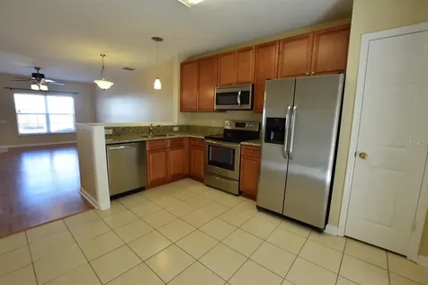 963 Vineland Place Lake Mary FL 32746