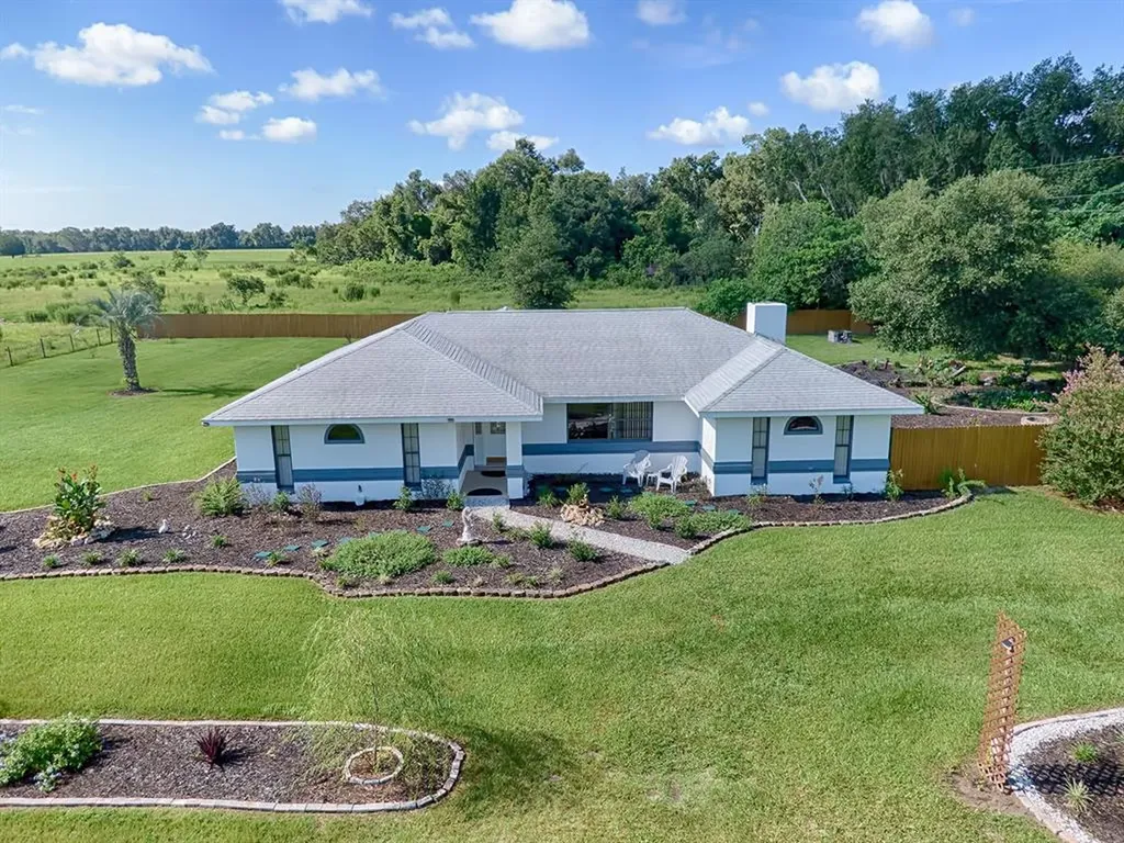 9855 NE 17th Path Wildwood FL 34785