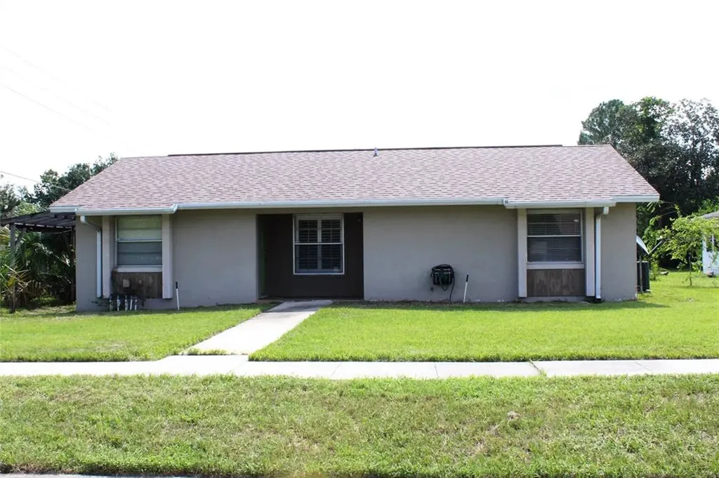 11 Oak Court Eustis FL 32726