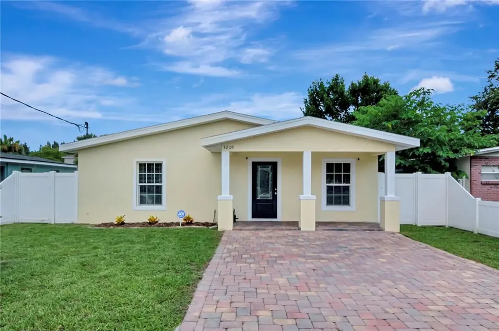 3209 W Pearl Avenue Tampa FL 33611