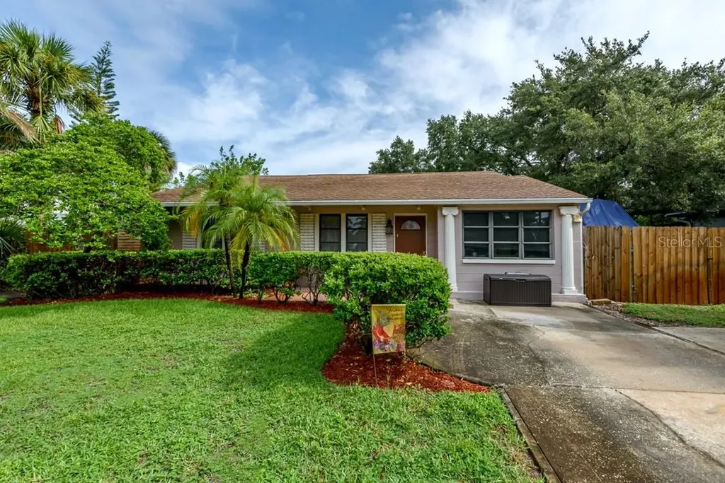 6539 4th Avenue N St Petersburg FL 33710