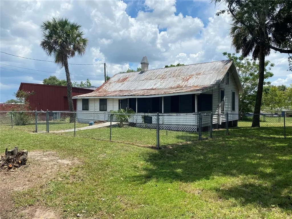 15 S 2nd Street Haines City FL 33844