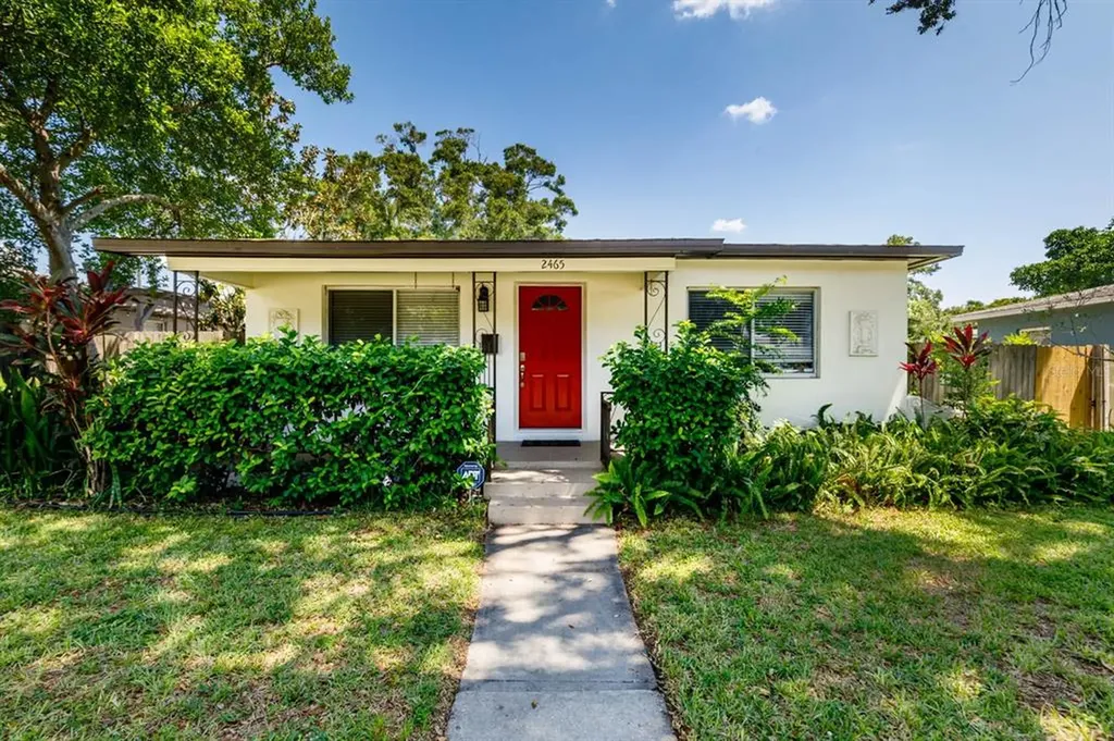 2465 9th Avenue N St Petersburg FL 33713