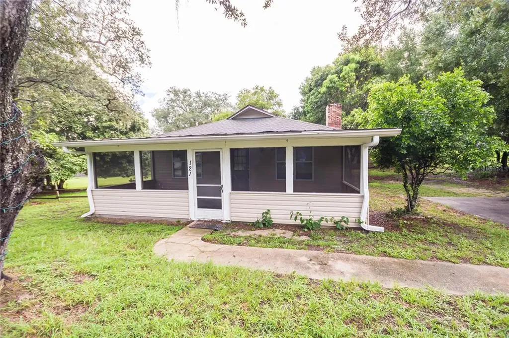 121 C Street Frostproof FL 33843