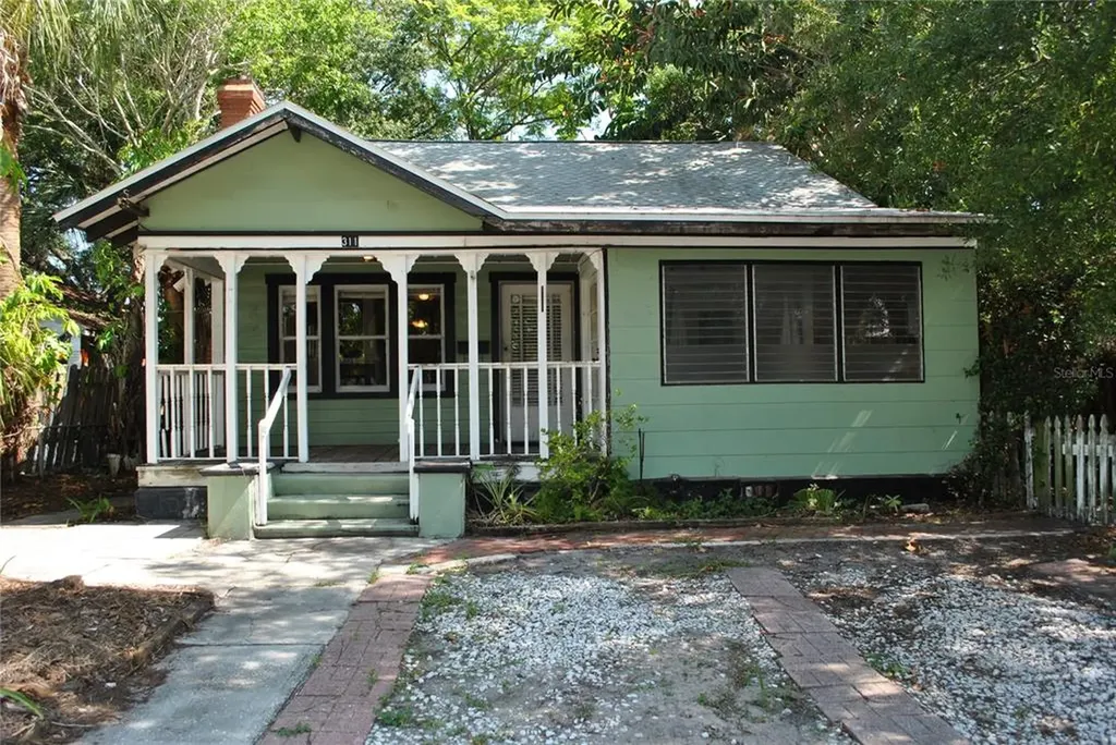 311 Mystic Lake Drive N St Petersburg FL 33702