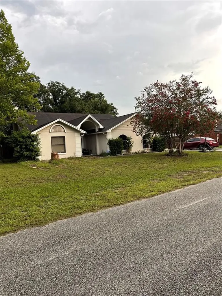 8327 Maid Marions Trail Lakeland FL 33809