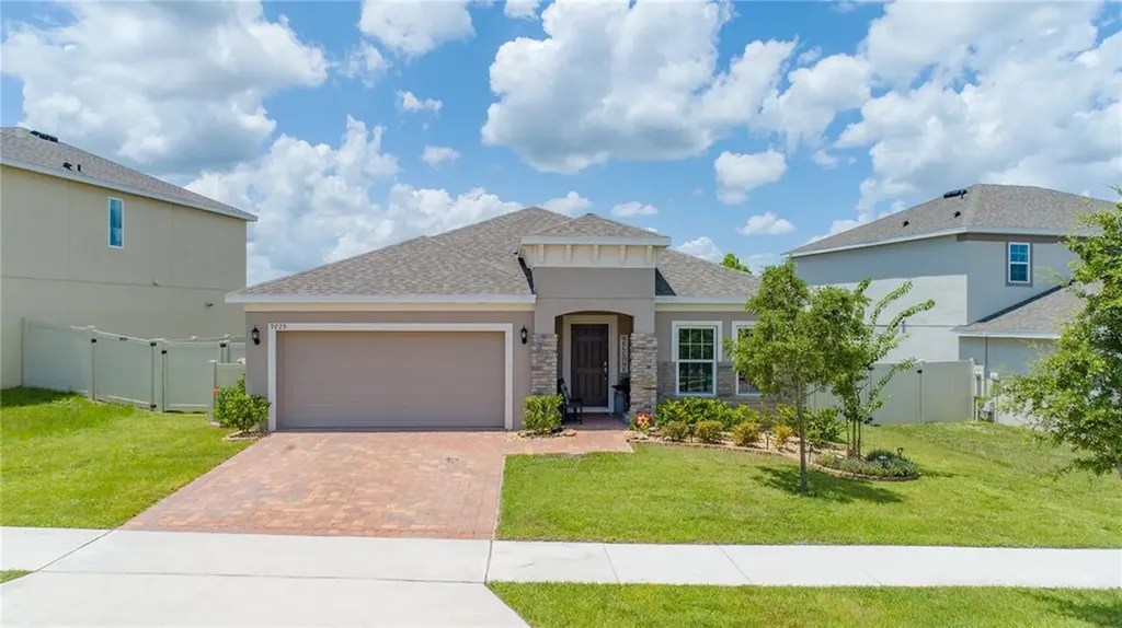 9729 Kinmore Drive Groveland FL 34736