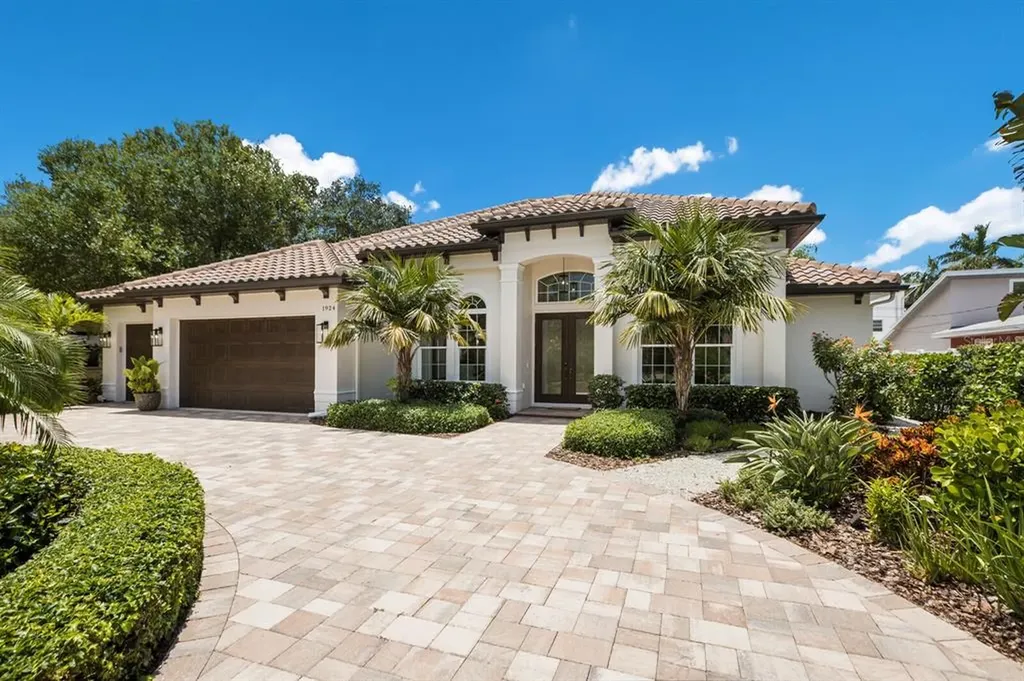 1924 Grove Street Sarasota FL 34239