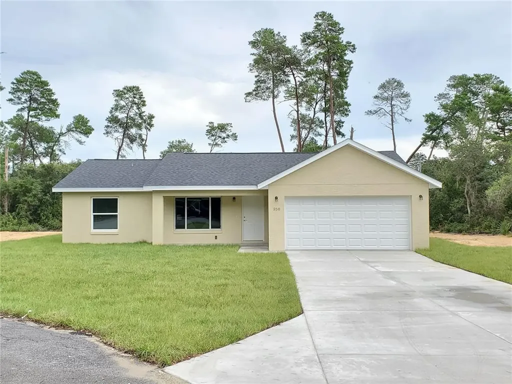 182 Fisher Way Ocklawaha FL 32179