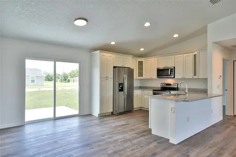182 Fisher Way Ocklawaha FL 32179