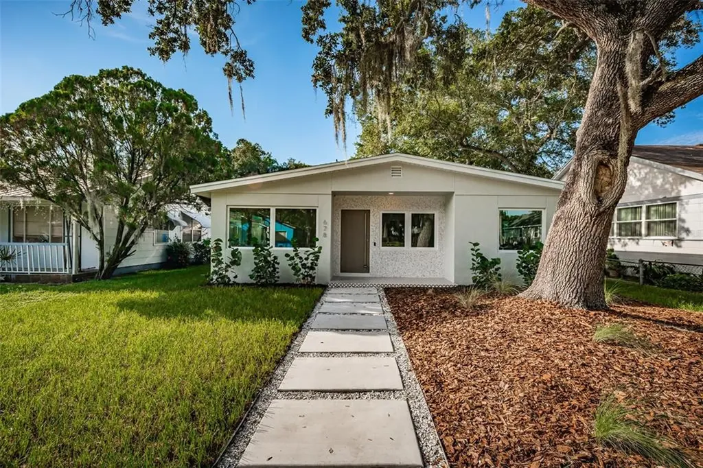 678 17th Avenue S St Petersburg FL 33701