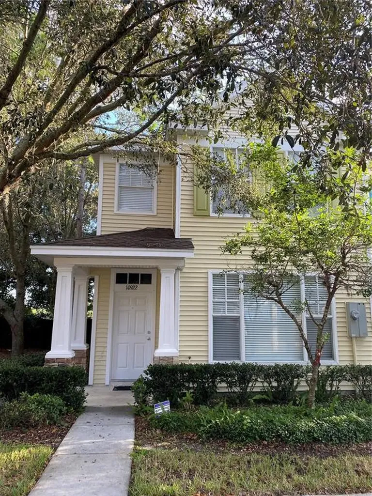 10922 Black Swan Court Seffner FL 33584
