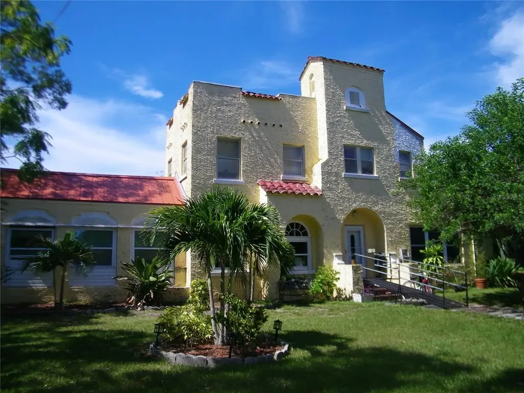 6425 Emerson Avenue S St Petersburg FL 33707