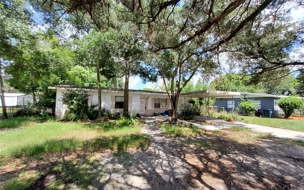 8707 N 52nd Street Tampa FL 33617
