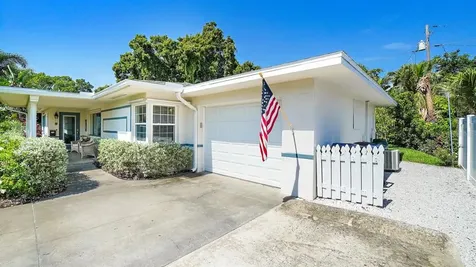 2317 Tropical Shores Drive SE St Petersburg FL 33705