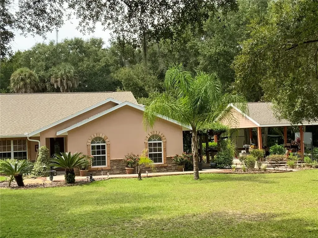 12400 SE 126th Court Ocklawaha FL 32179