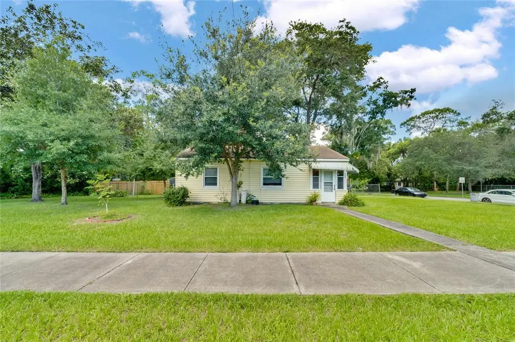 1400 S Locust Avenue Sanford FL 32771
