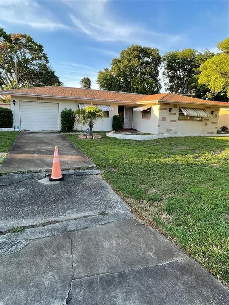 1391 63rd Avenue S St Petersburg FL 33705