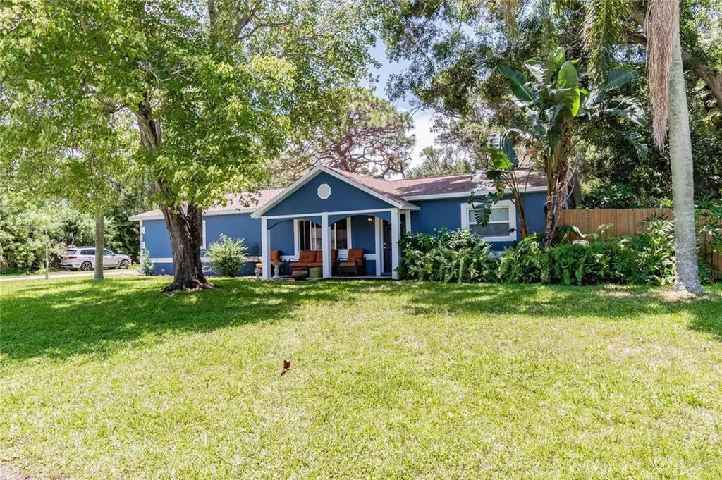 5872 60th Avenue N St Petersburg FL 33709