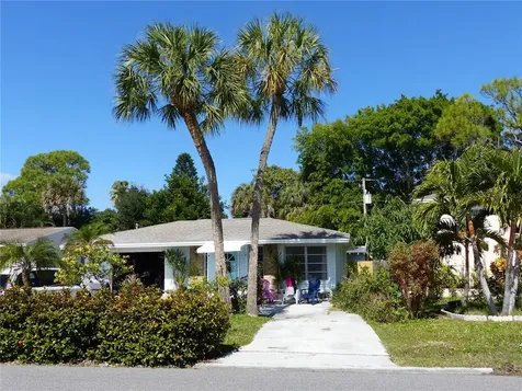 1879 New Hampshire Avenue NE St Petersburg FL 33703