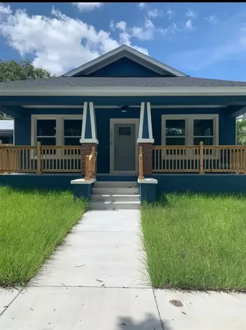 1015 E Crenshaw Street Tampa FL 33604