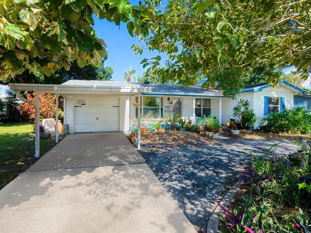 5816 24th Street Court W Bradenton FL 34207