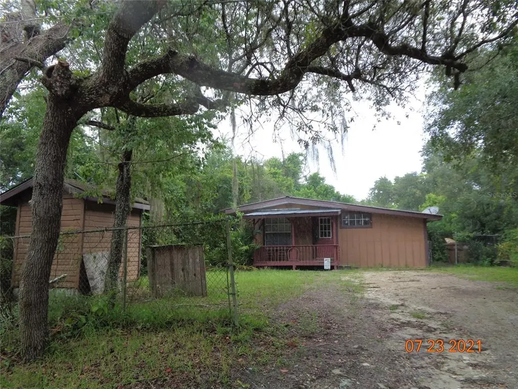 32009 3rd Avenue Deland FL 32720