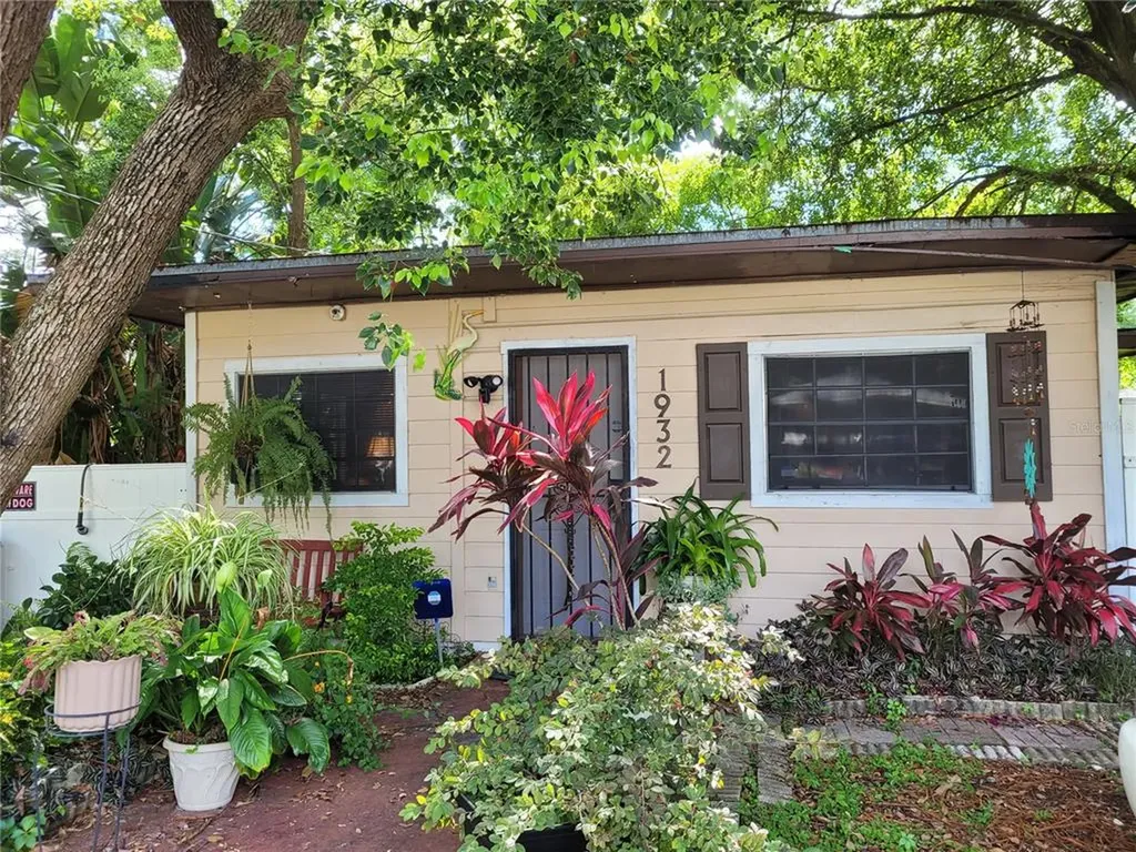 1932 N Betty Lane Clearwater FL 33755