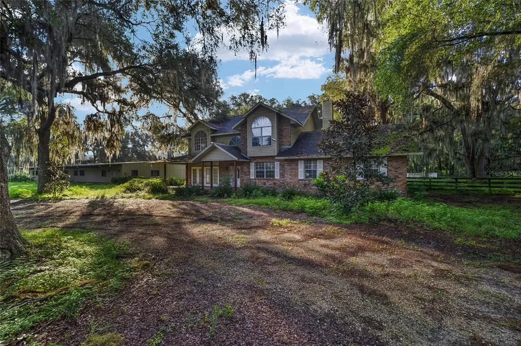 18585 NW 43rd Court Road Citra FL 32113