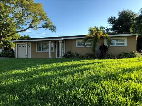 4126 Whiting Drive SE St Petersburg FL 33705