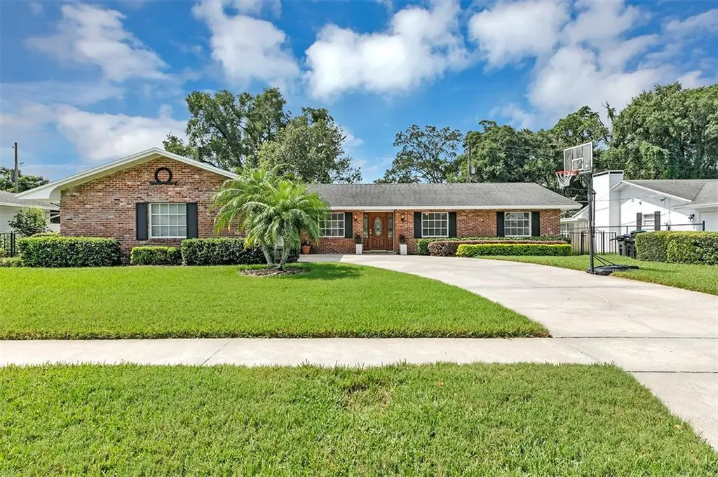826 Sweetbriar Road Orlando FL 32806