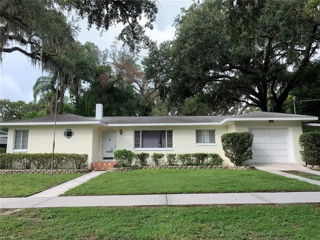 1507 E Crawford Circle Tampa FL 33610