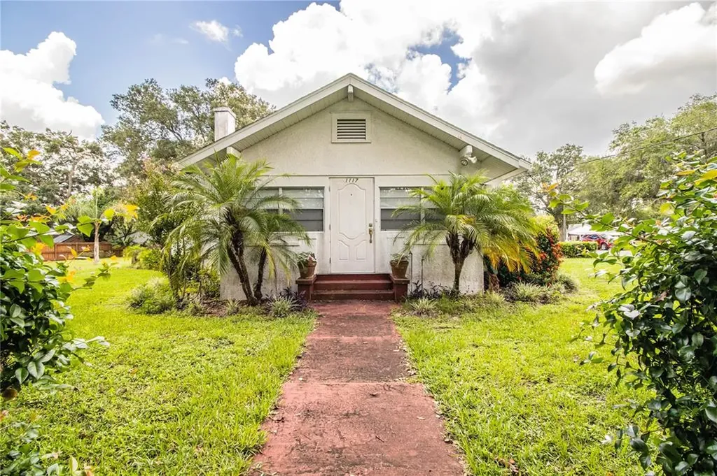 1117 Lake Avenue Haines City FL 33844