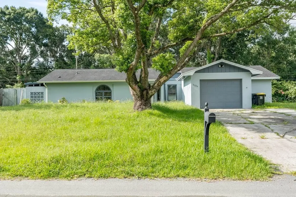 2326 Maple Hill Drive Lakeland FL 33811