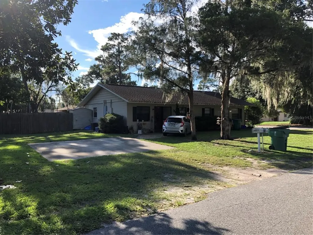 4809 16th Street Zephyrhills FL 33542