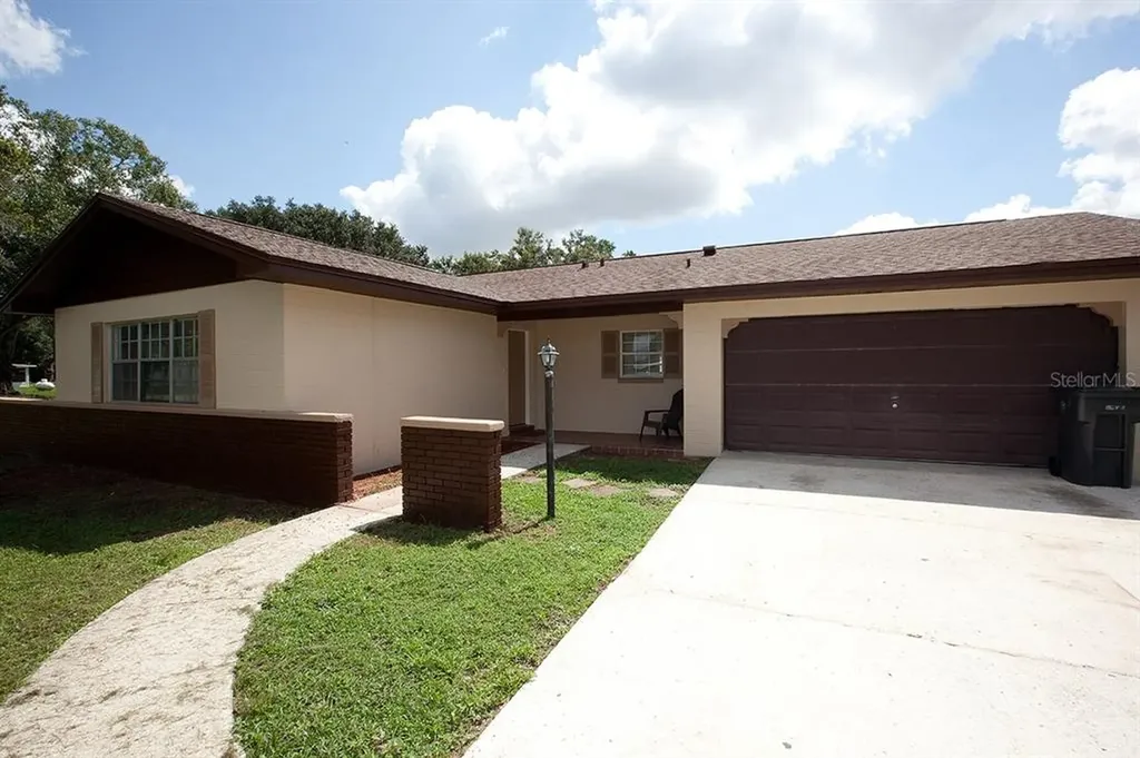 5204 S Farkas Road Plant City FL 33567