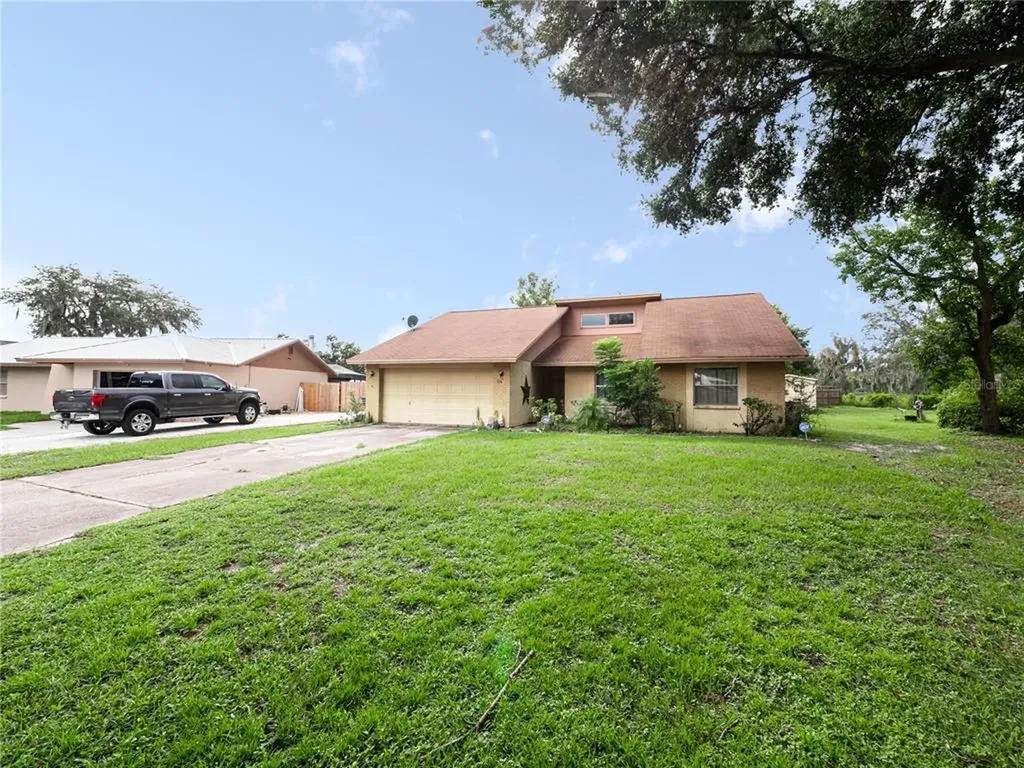 526 Sunny Circle Winter Haven FL 33880
