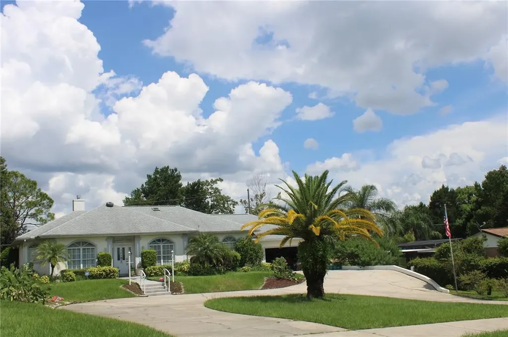 2265 E Union Circle Deltona FL 32725