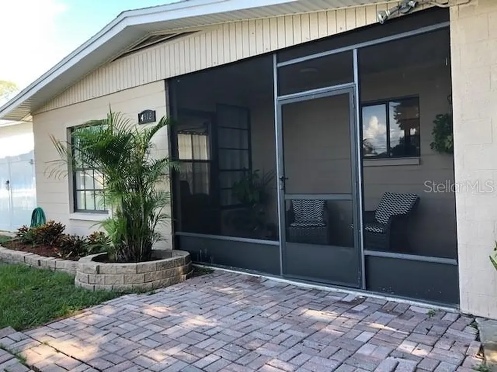 4512 W Henry Avenue Tampa FL 33614
