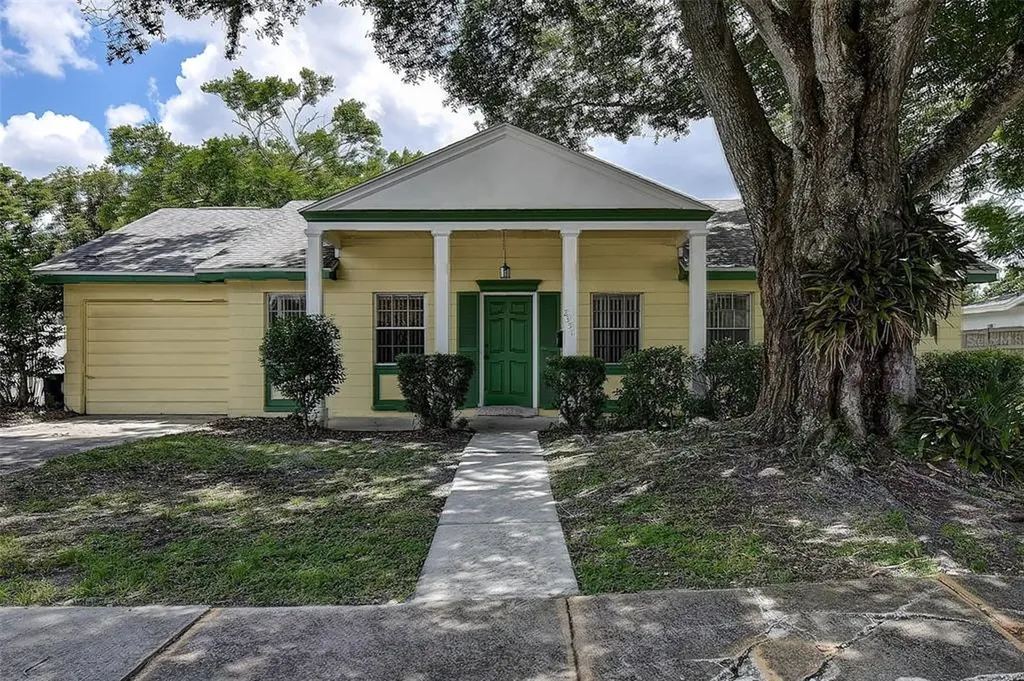 2351 Fern Place Tampa FL 33604