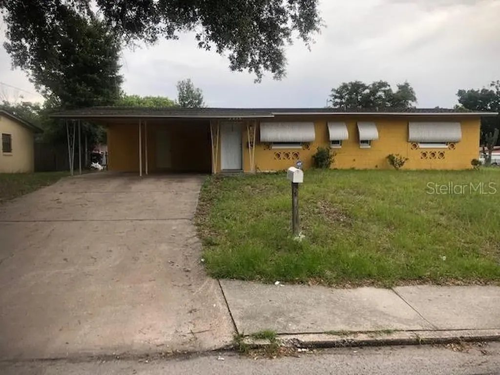 2228 Kingsland Avenue Orlando FL 32808
