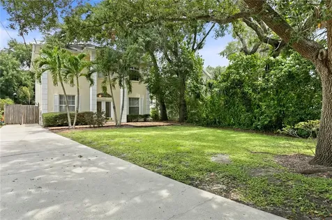 2929 W Knights Avenue Tampa FL 33611