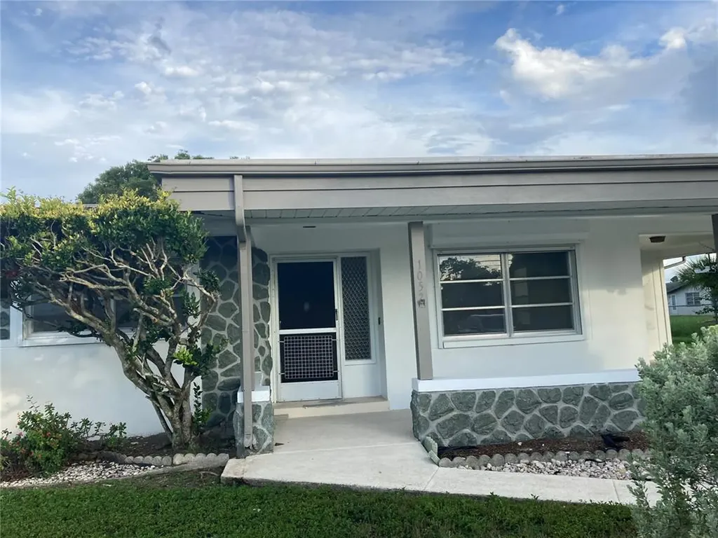 1052 NE Pine Island Lane Cape Coral FL 33909