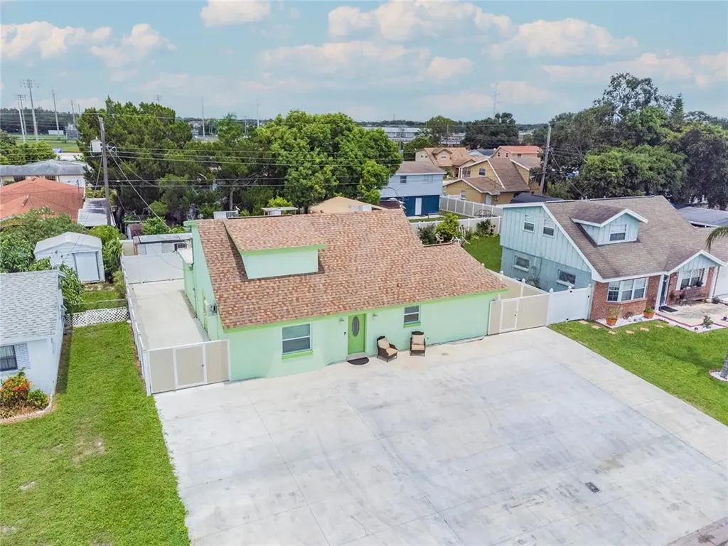 4517 W Hiawatha Street Tampa FL 33614