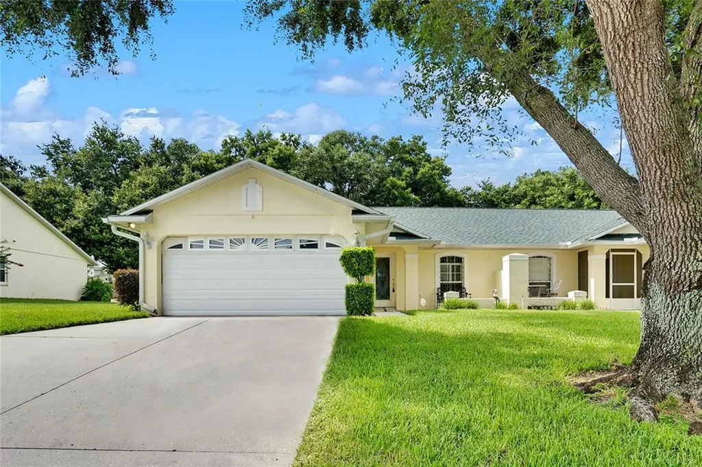 8852 Courtyard Lane Groveland FL 34736