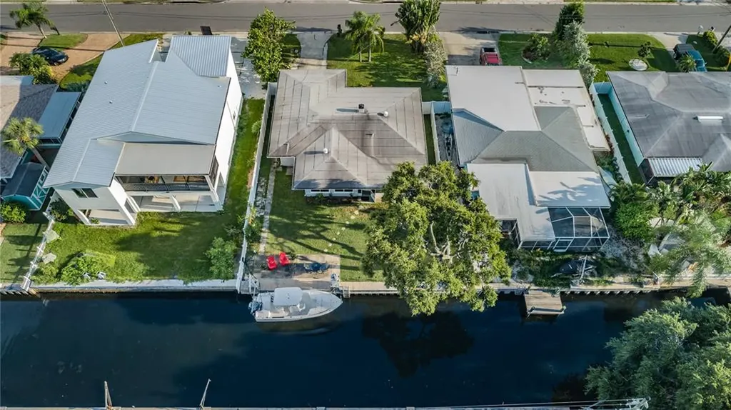 572 Baywood Drive N Dunedin FL 34698