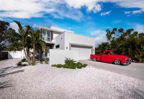 2073 Grove Street Sarasota FL 34239
