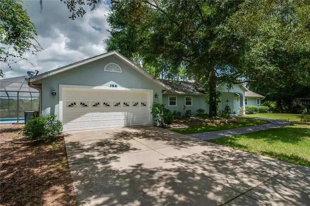 386 Fisher Way Ocklawaha FL 32179