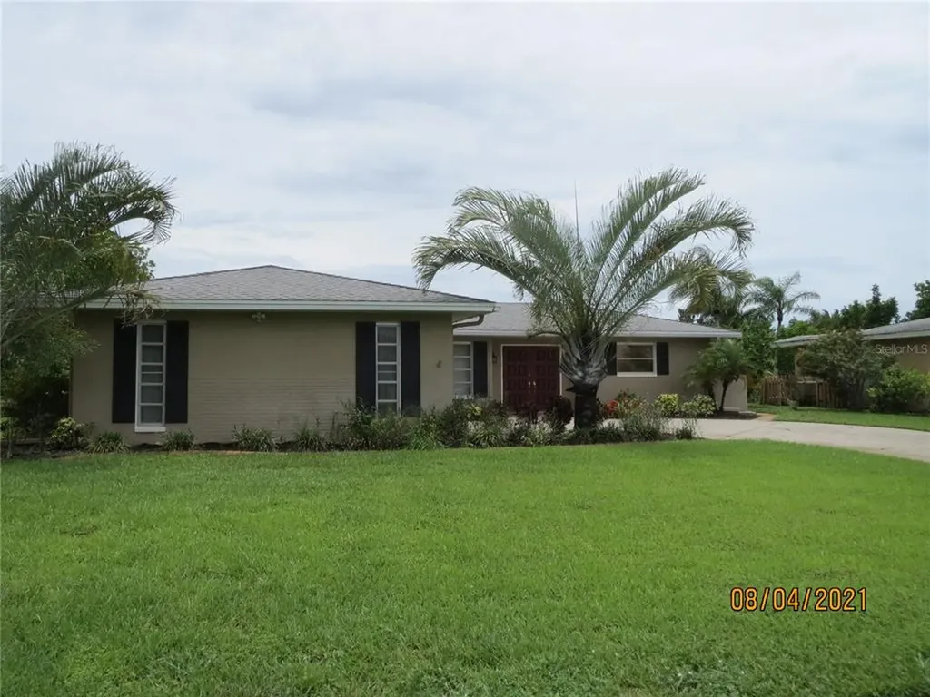 1704 Sandy Court Venice FL 34293