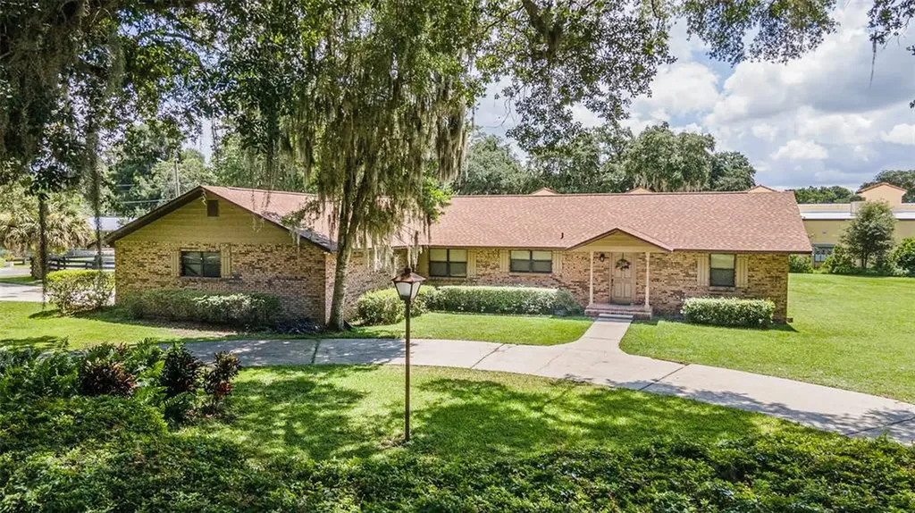 11977 County Road 201 Oxford FL 34484